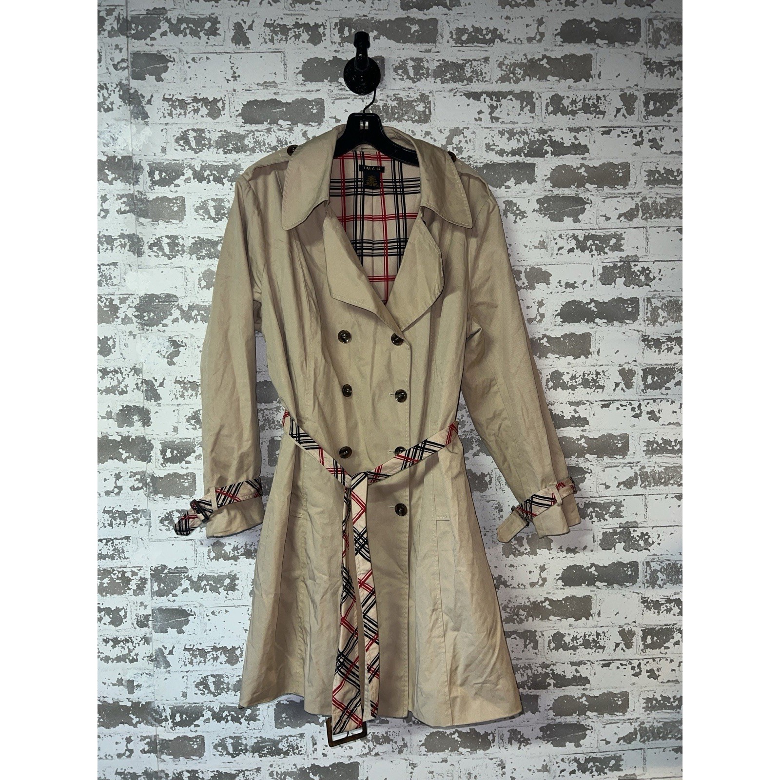 BEAUTIFUL - CLASSIC - IMAN Belted Trench with Plaid Lining Size 1X - Brown