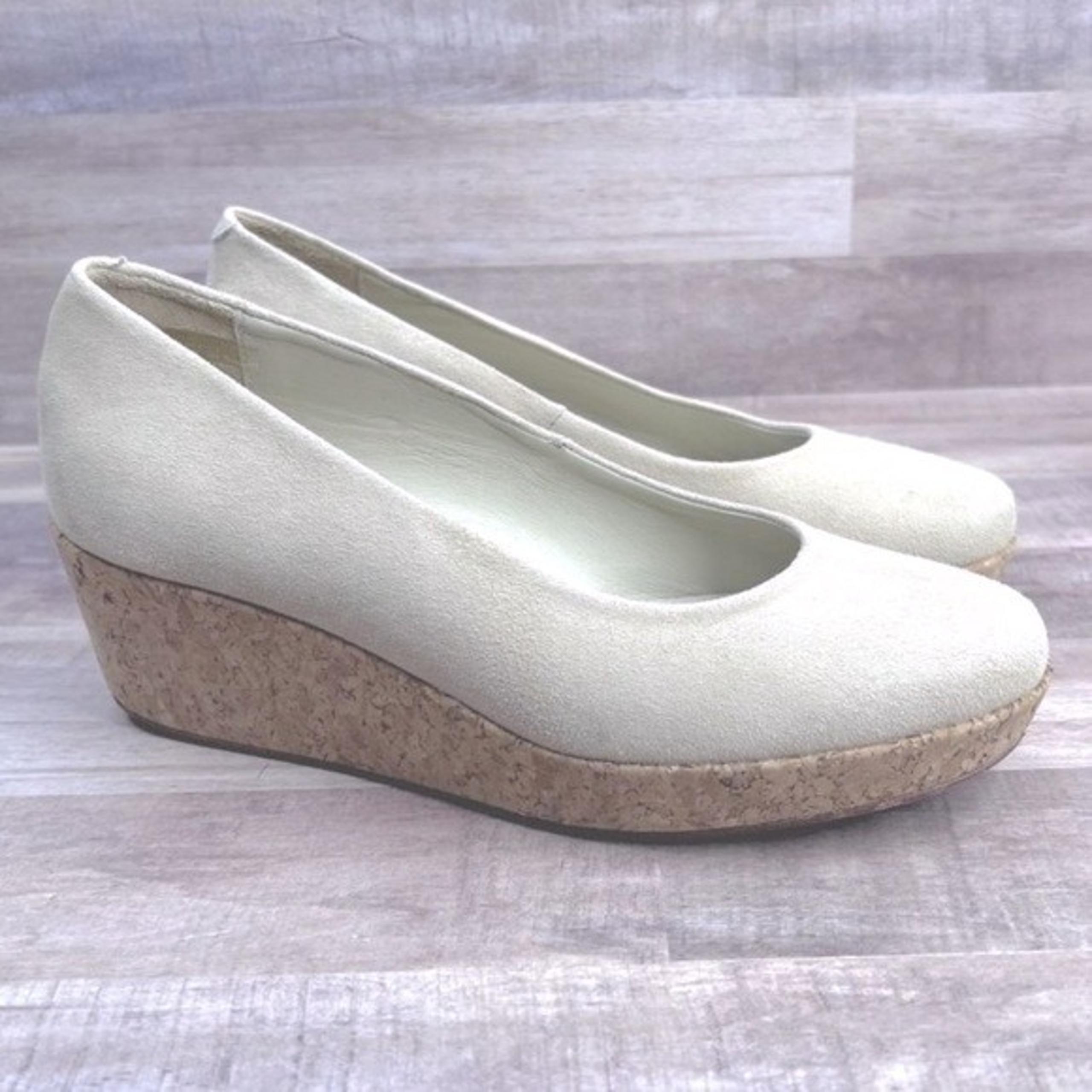 BROOKS BROTHERS Cream Women's Suede Heel Wedges size 6