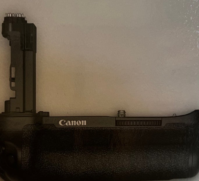 Canon 5D Mark IV battery grip