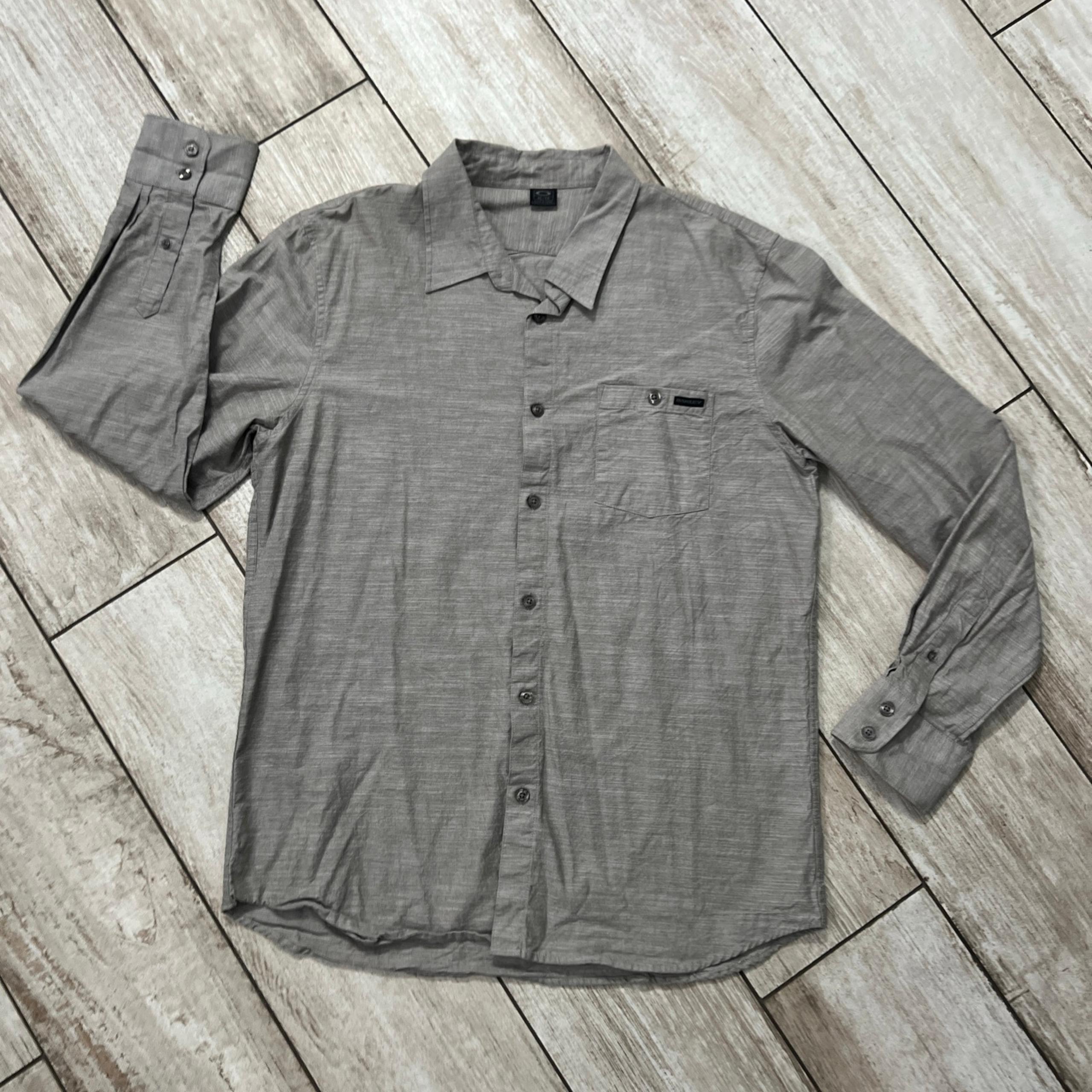 OAKLEY Logo Button Up Shirt Men's Size XL Gray Button Long Sleeve Cotton