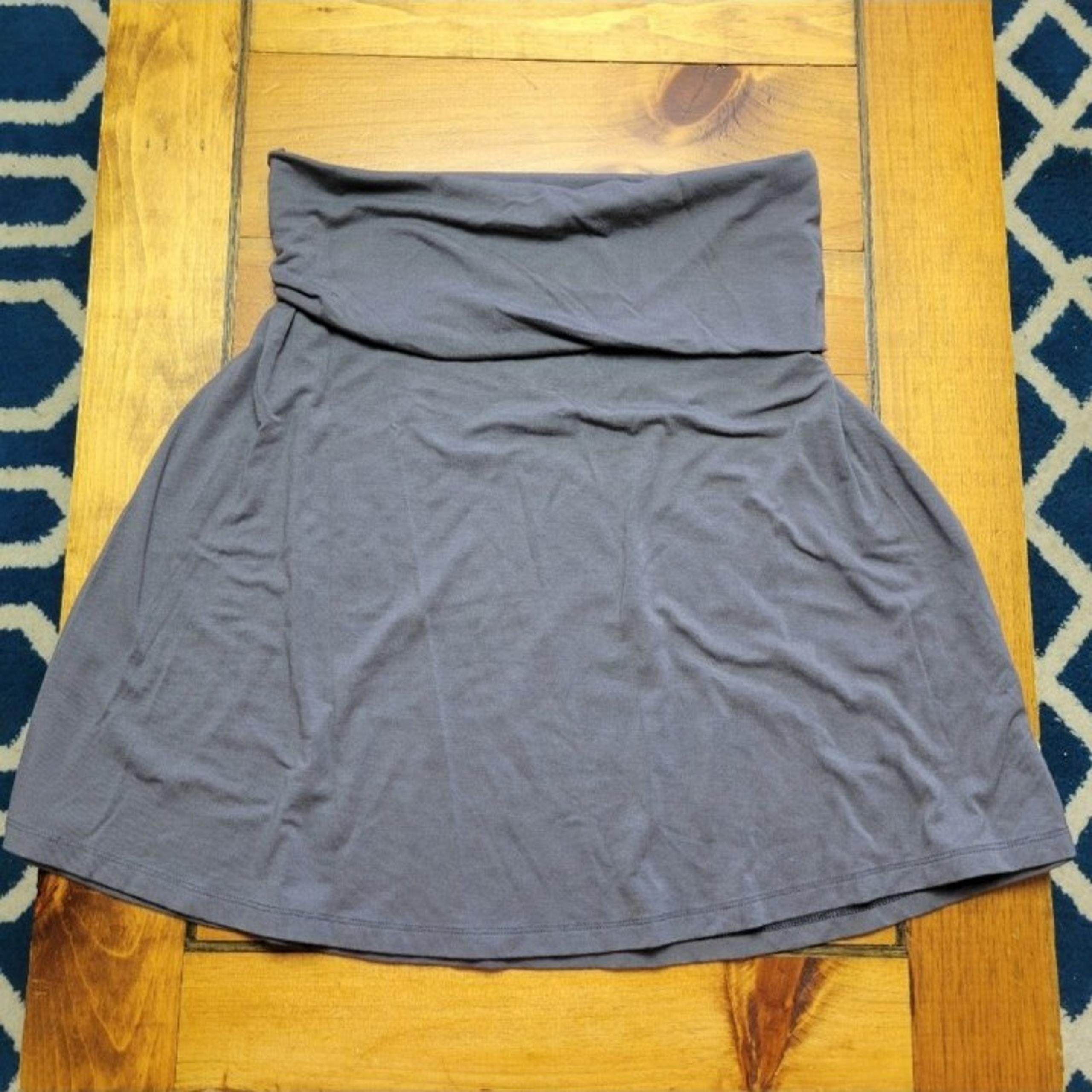 Old Navy Gray Stretchy Skirt Wide fold over Waistband