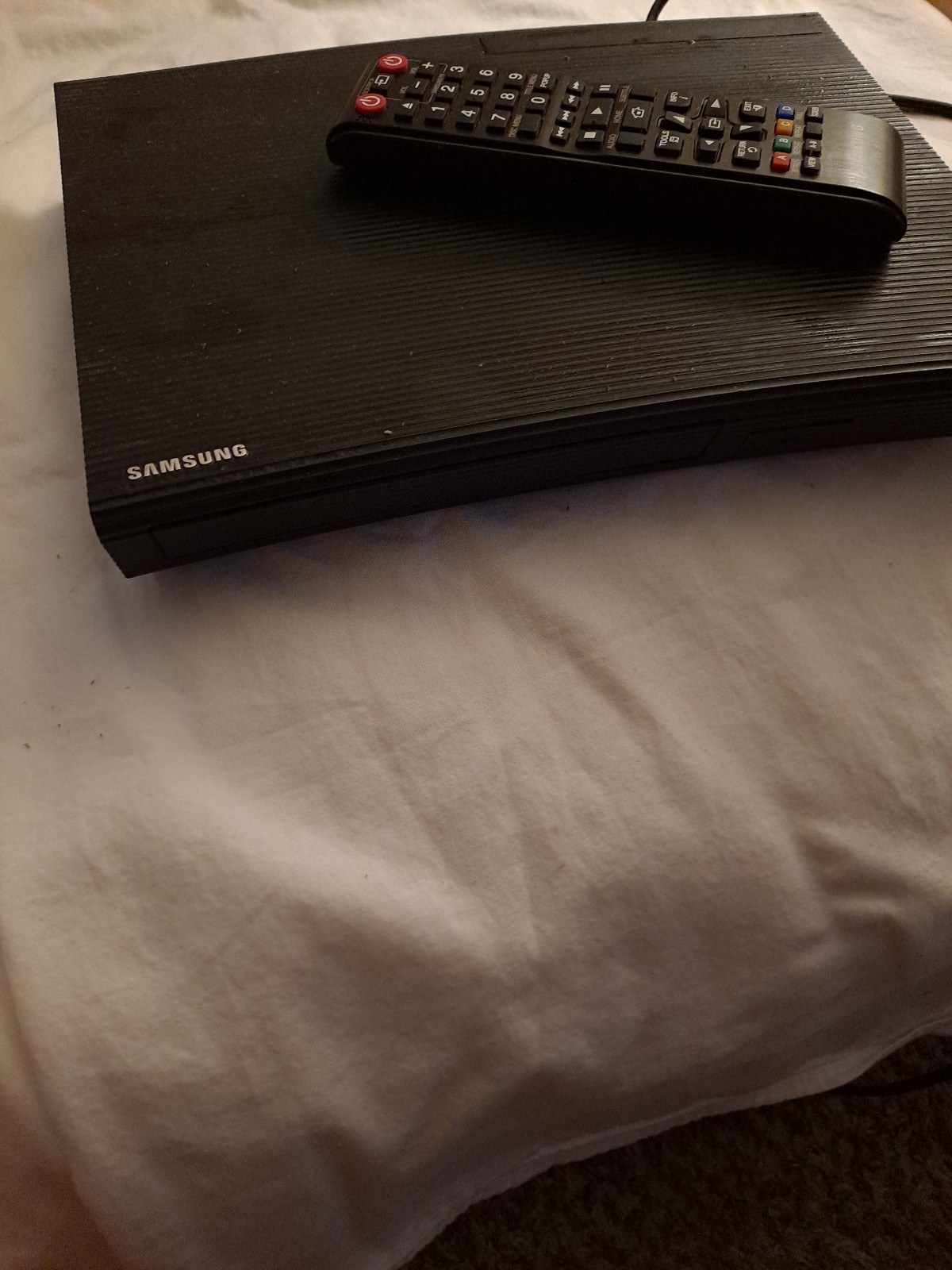 This Samsung BD-J5100 Blu-ray