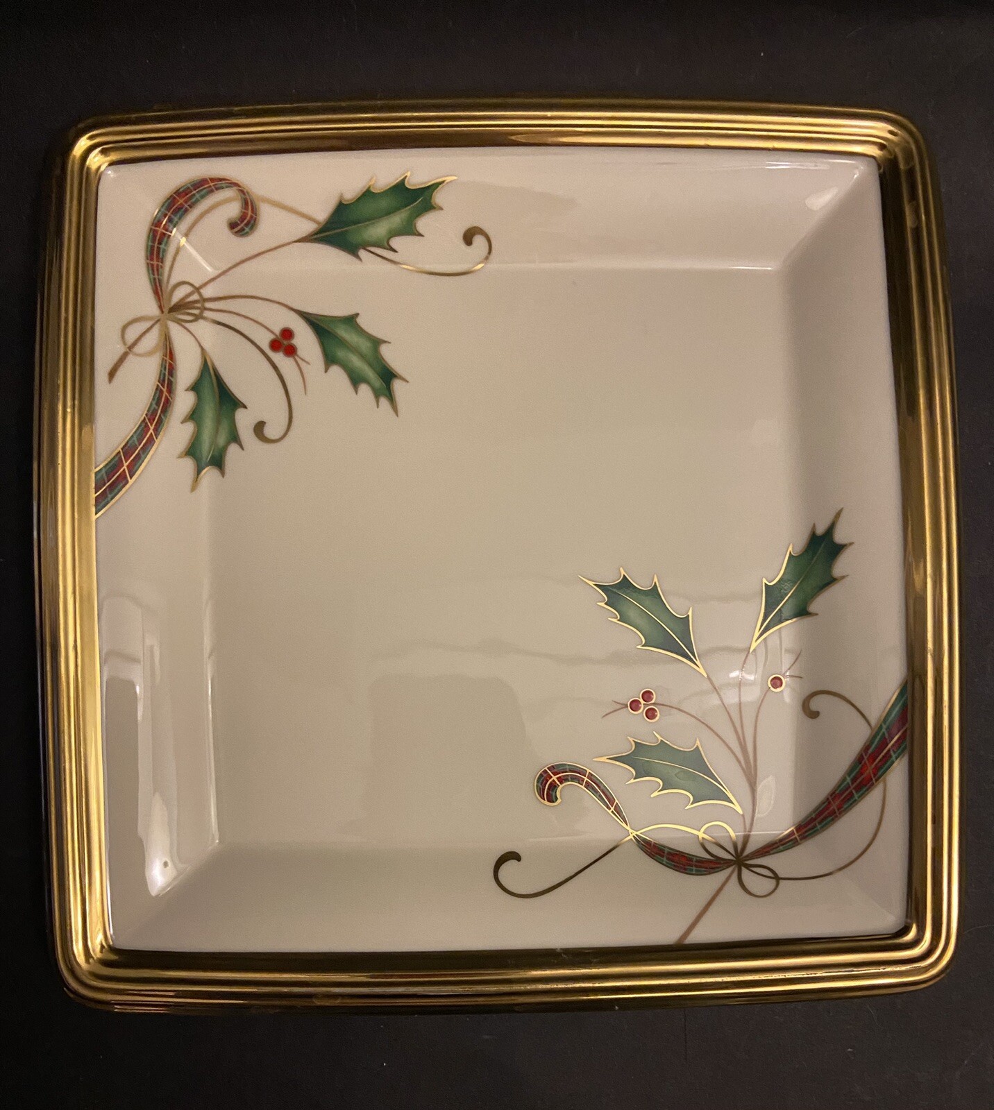 Lenox Holiday Nouveau Gold 9” Square Porcelain Plate Holly Leaves & Berries