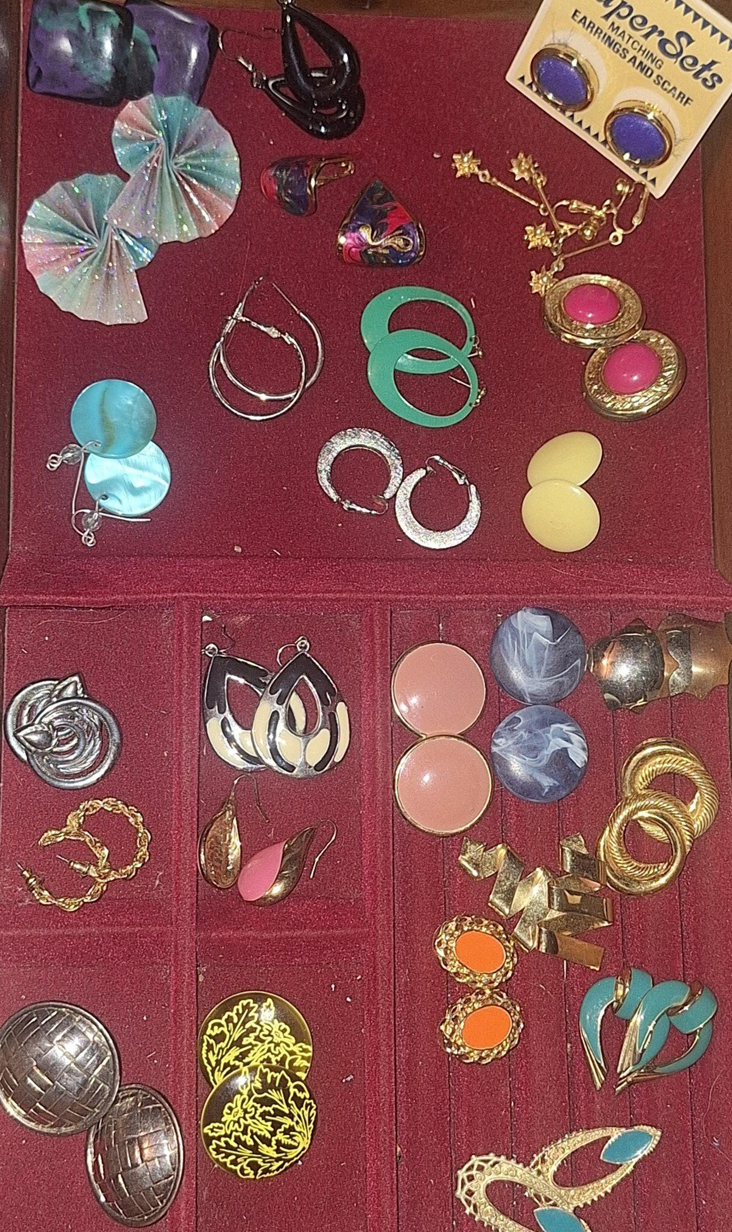 25 pair earrings women's jewelry lot