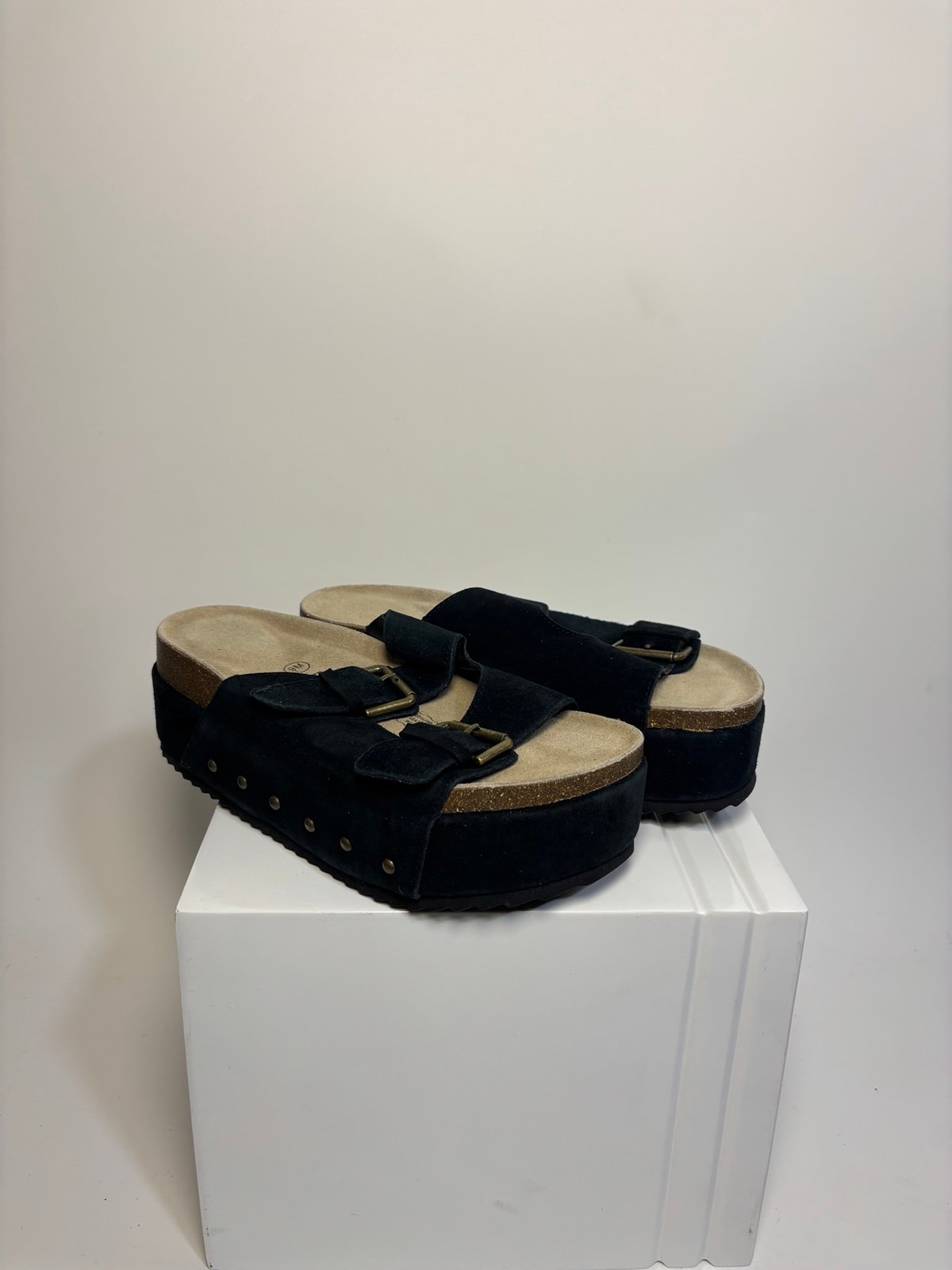 Cushoinare Guru Platform Sandal Black w/ Buckles Size 9M