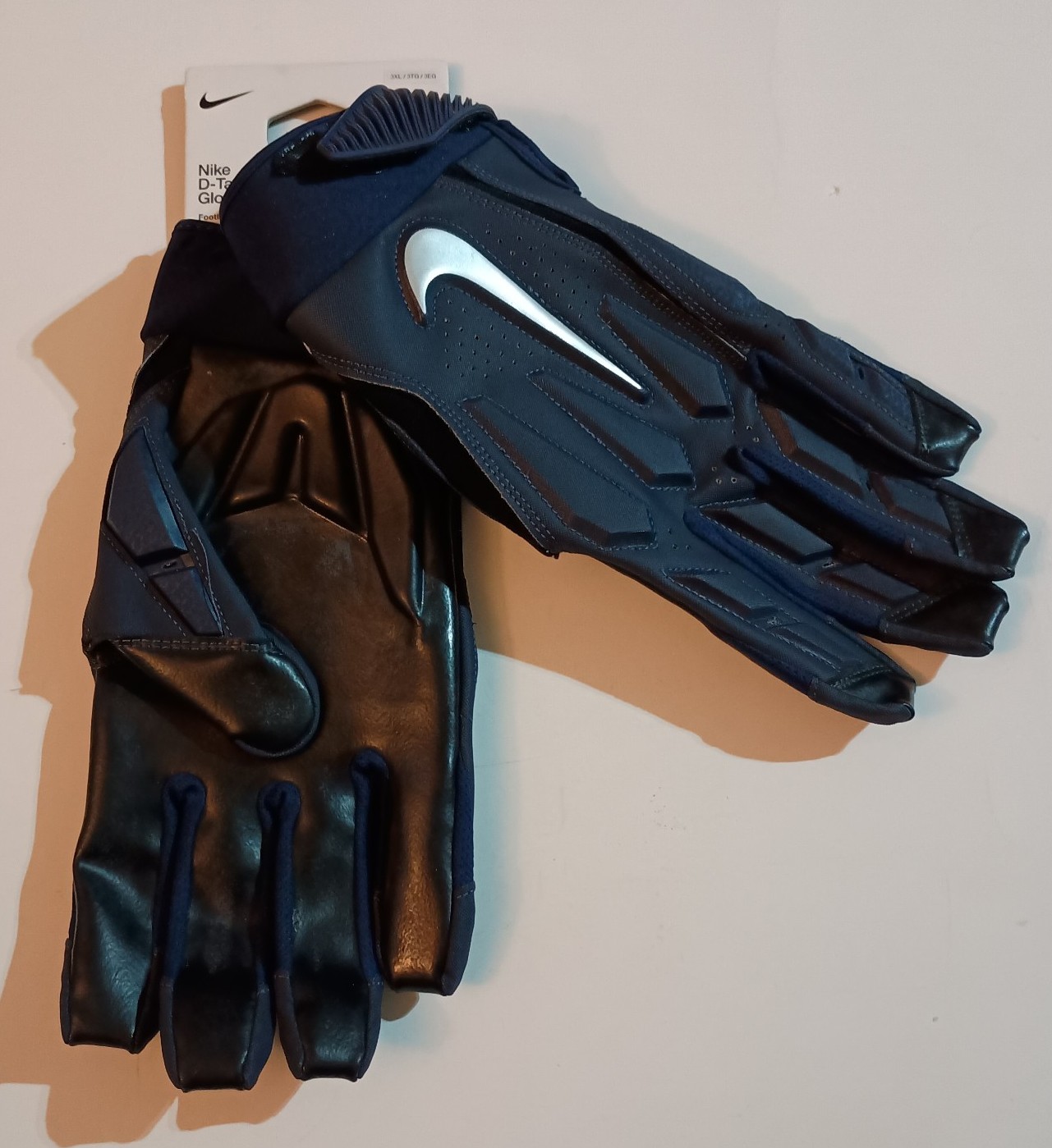 New Nike D-Tack Gloves Size 3XL Football Sticky Hydragrip All Weather Grip