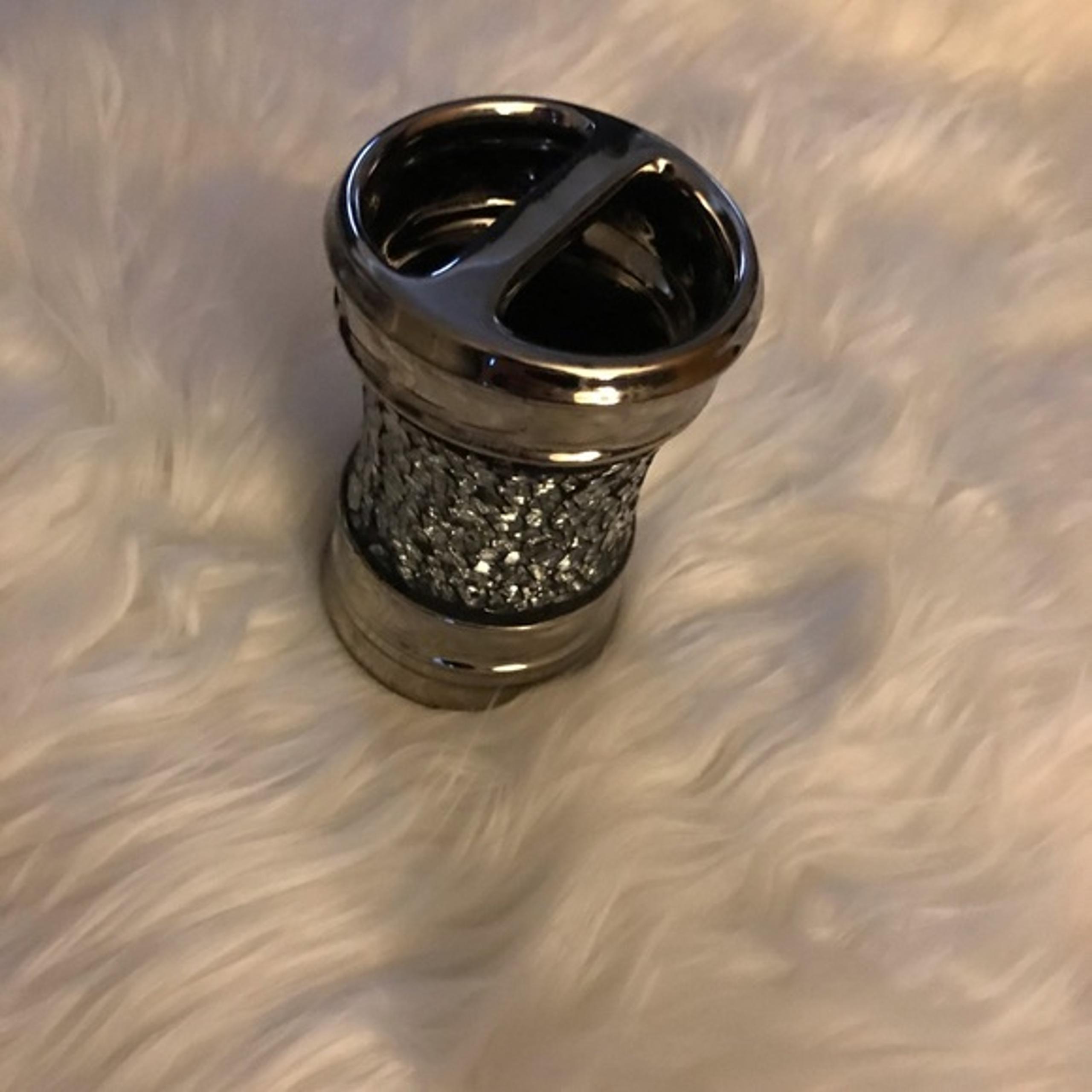 Silver Toothbrush Holder Bath Accent Vanity Cup Organizer Home Decor