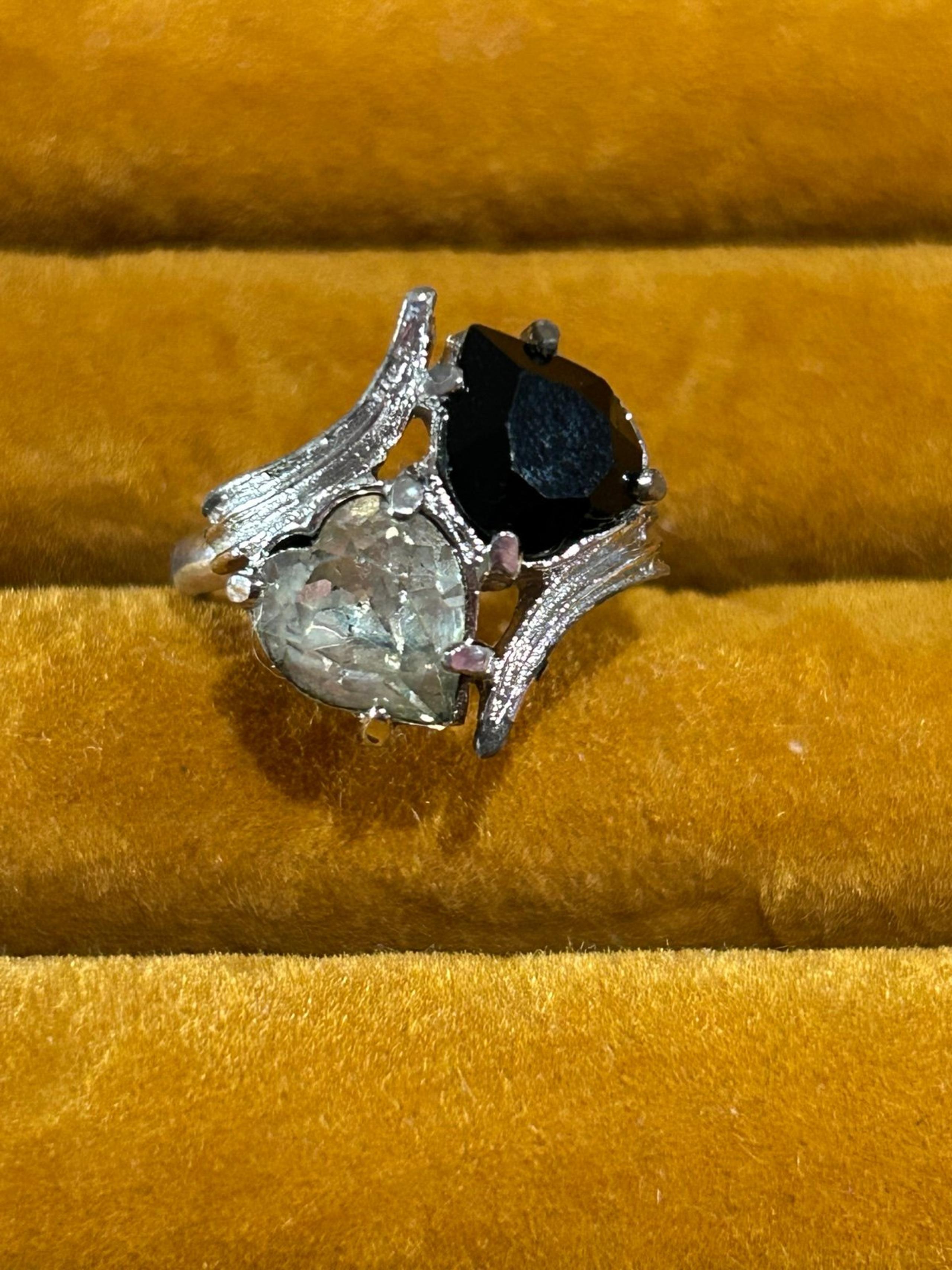 Vintage Sarah Coventry 1960 “Night Day” Double Stone Ring