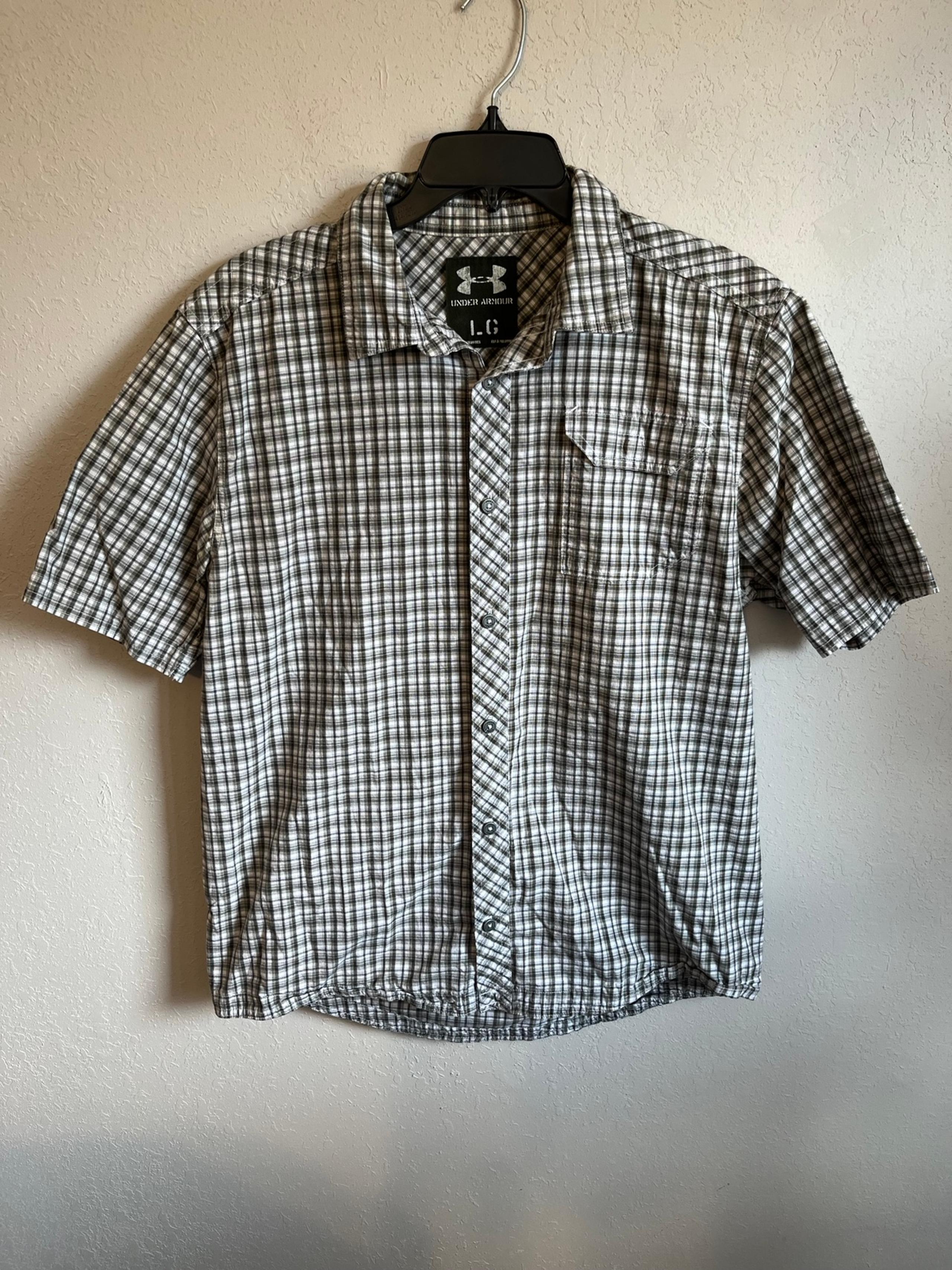 Men’s Green Under Armour Plaid Casual Button Up Short Sleeve Shirt Size L