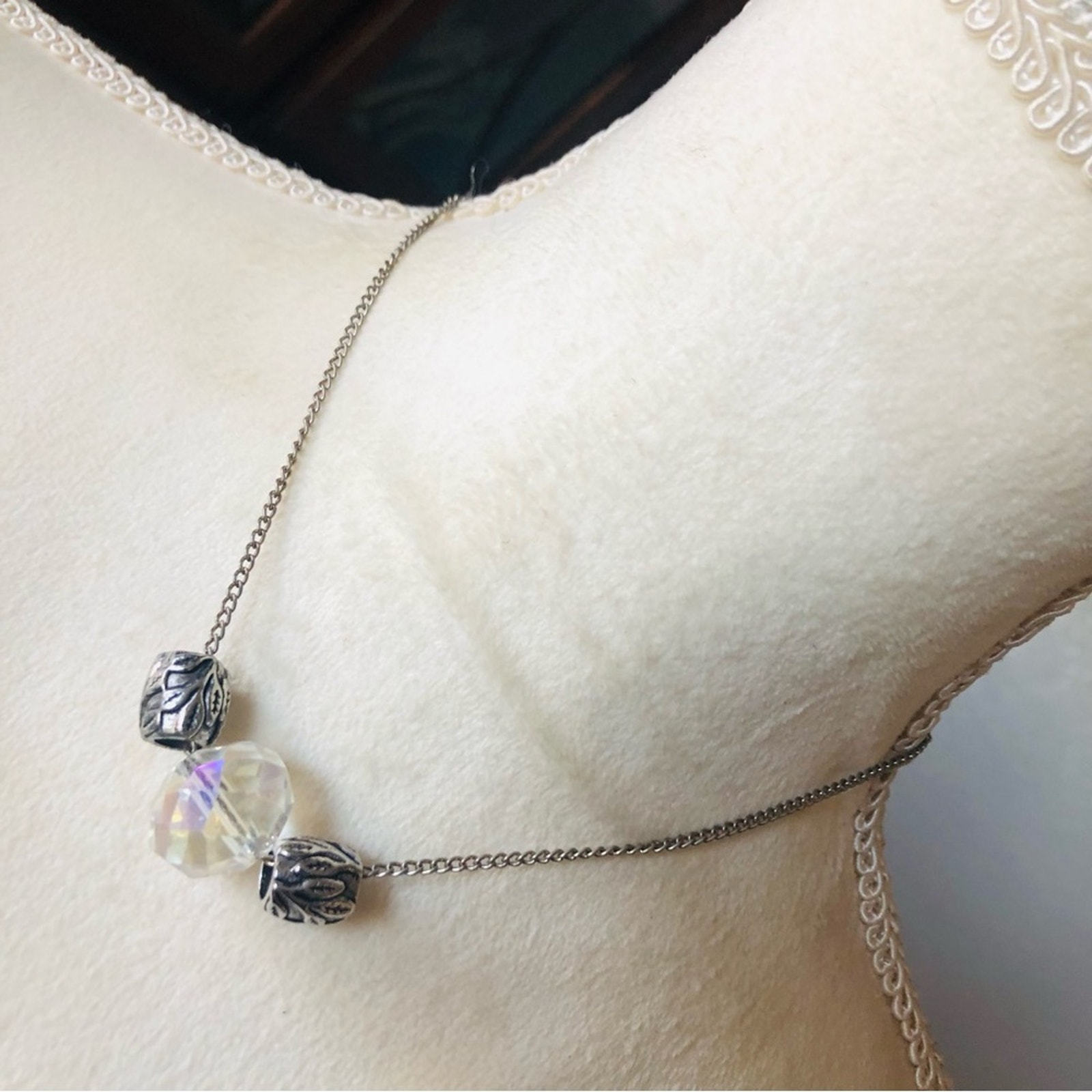 Vintage faceted aurora borealis crystal silver charm necklace