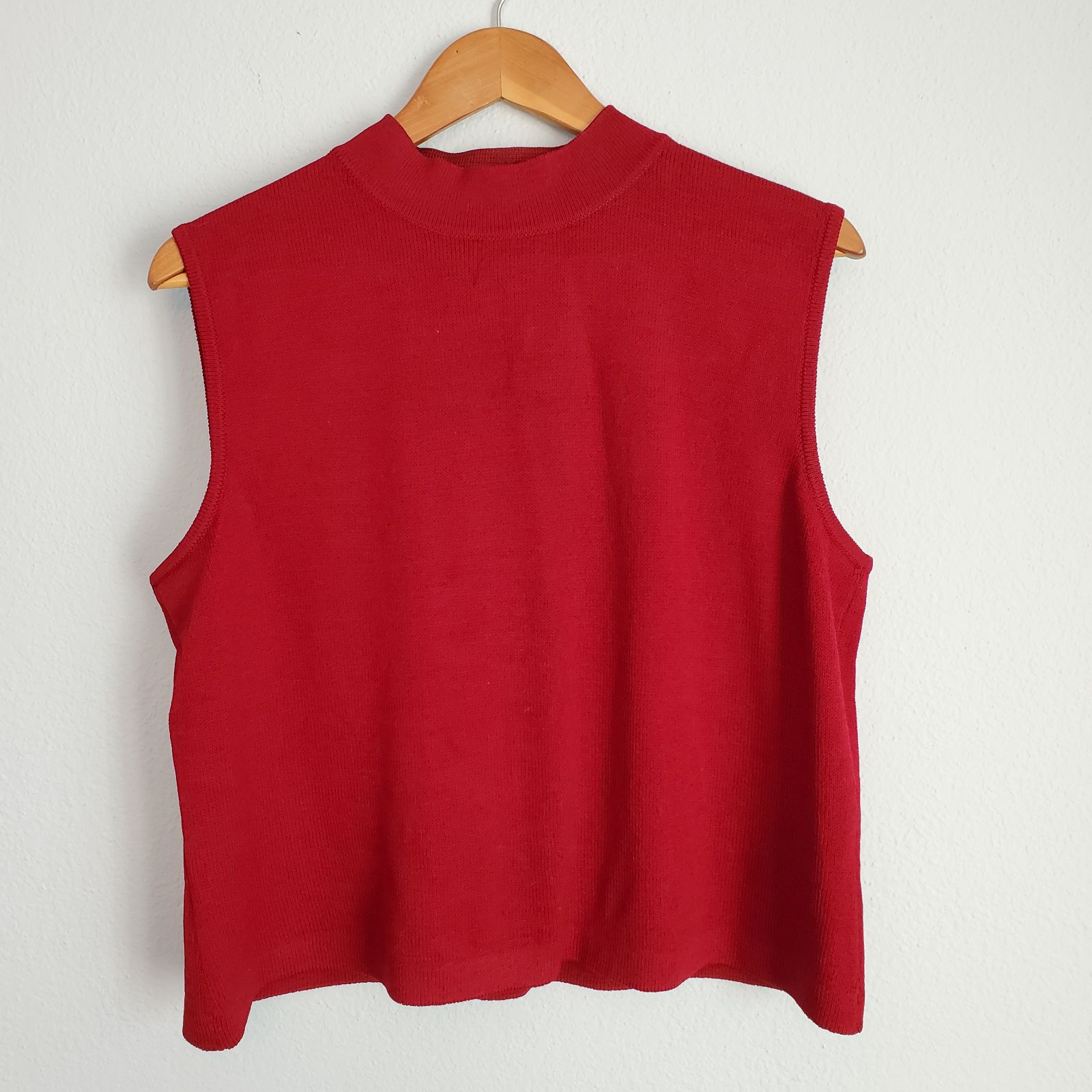 St John Sleeveless Knit Top