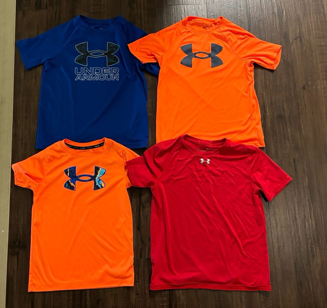 Boys Under Armour shirts boys small
