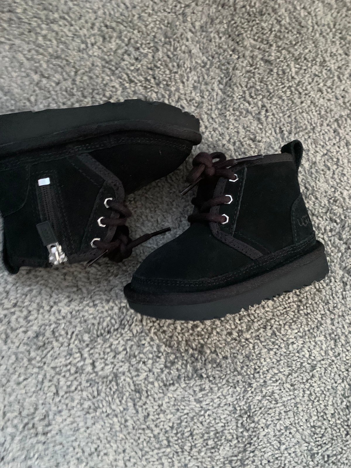 UGG toddler 7c