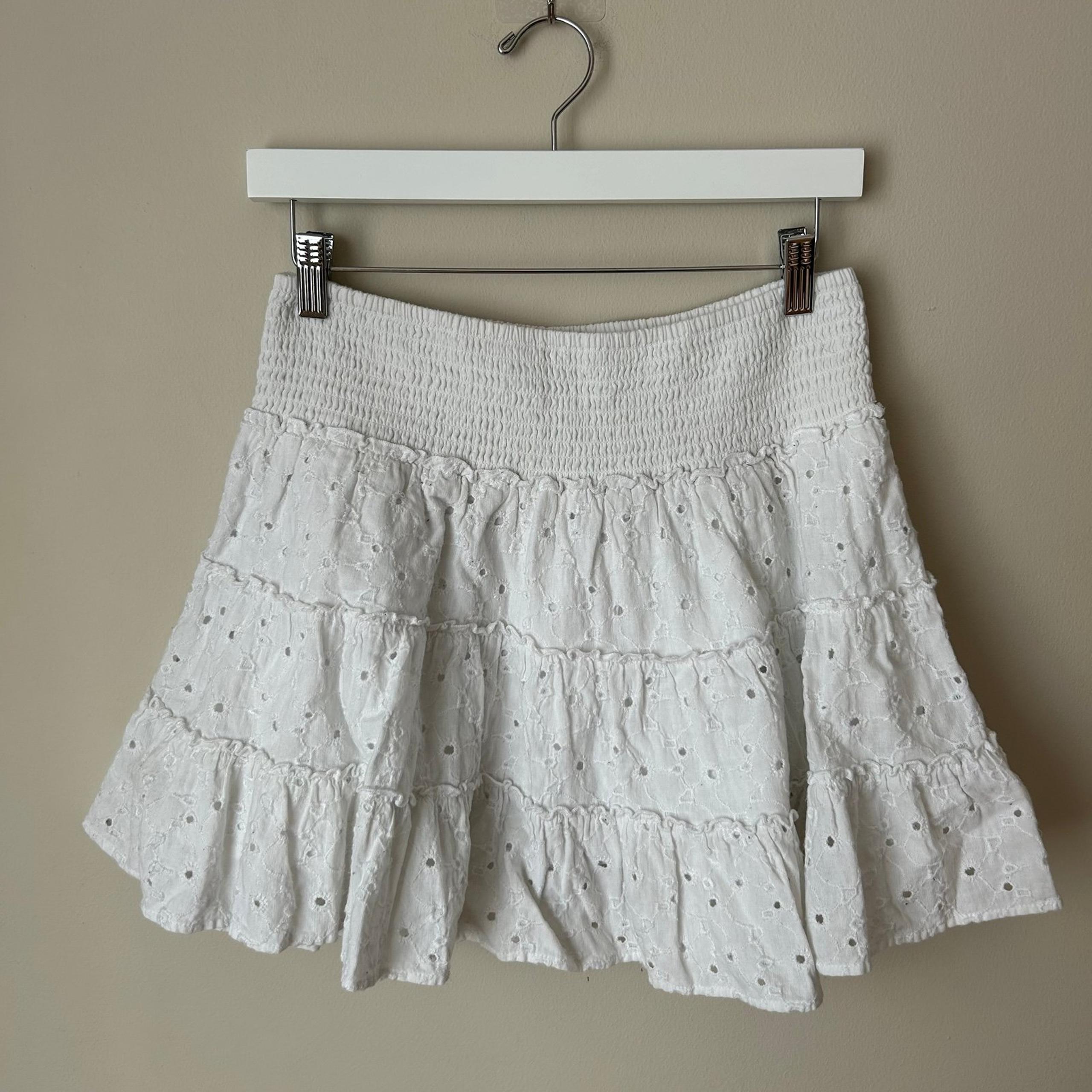 American Eagle White Eyelet Tiered Mini Skirt Women’s Size Medium