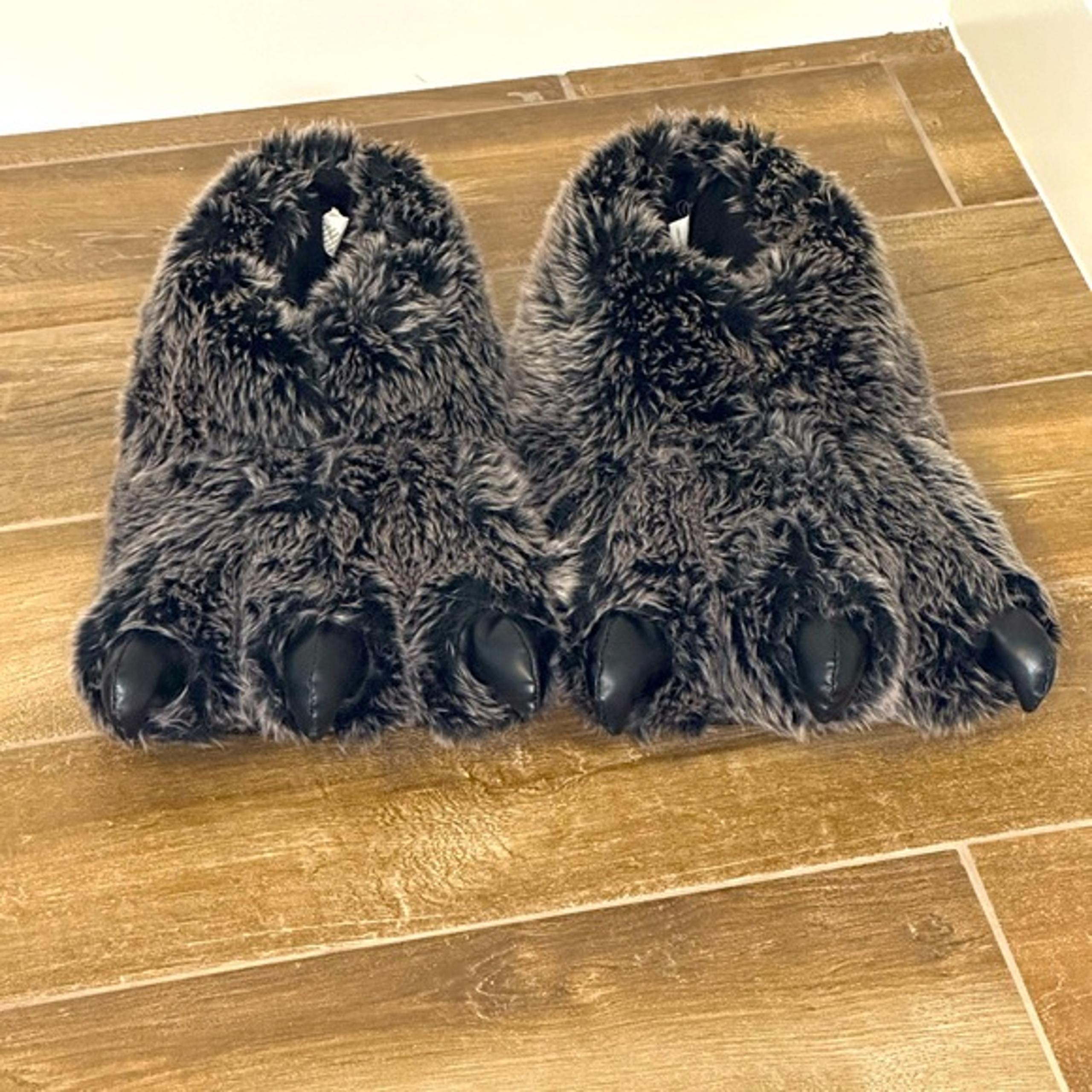 Animal paw slippers men’s 13/14
