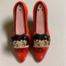 Brand new bettyboop salt n pepper shoe shakers .look like its made from ceramic