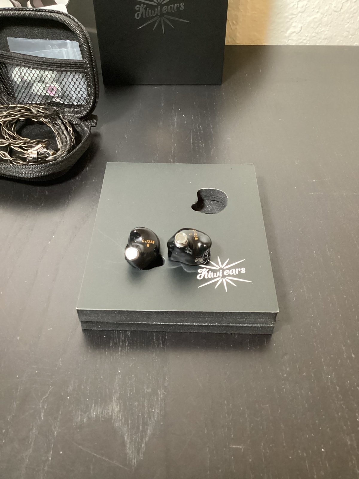 Linsoul Kiwi Ears KE4 in Ear Monitor 2DD+2BA Hybrid Earphone - detail