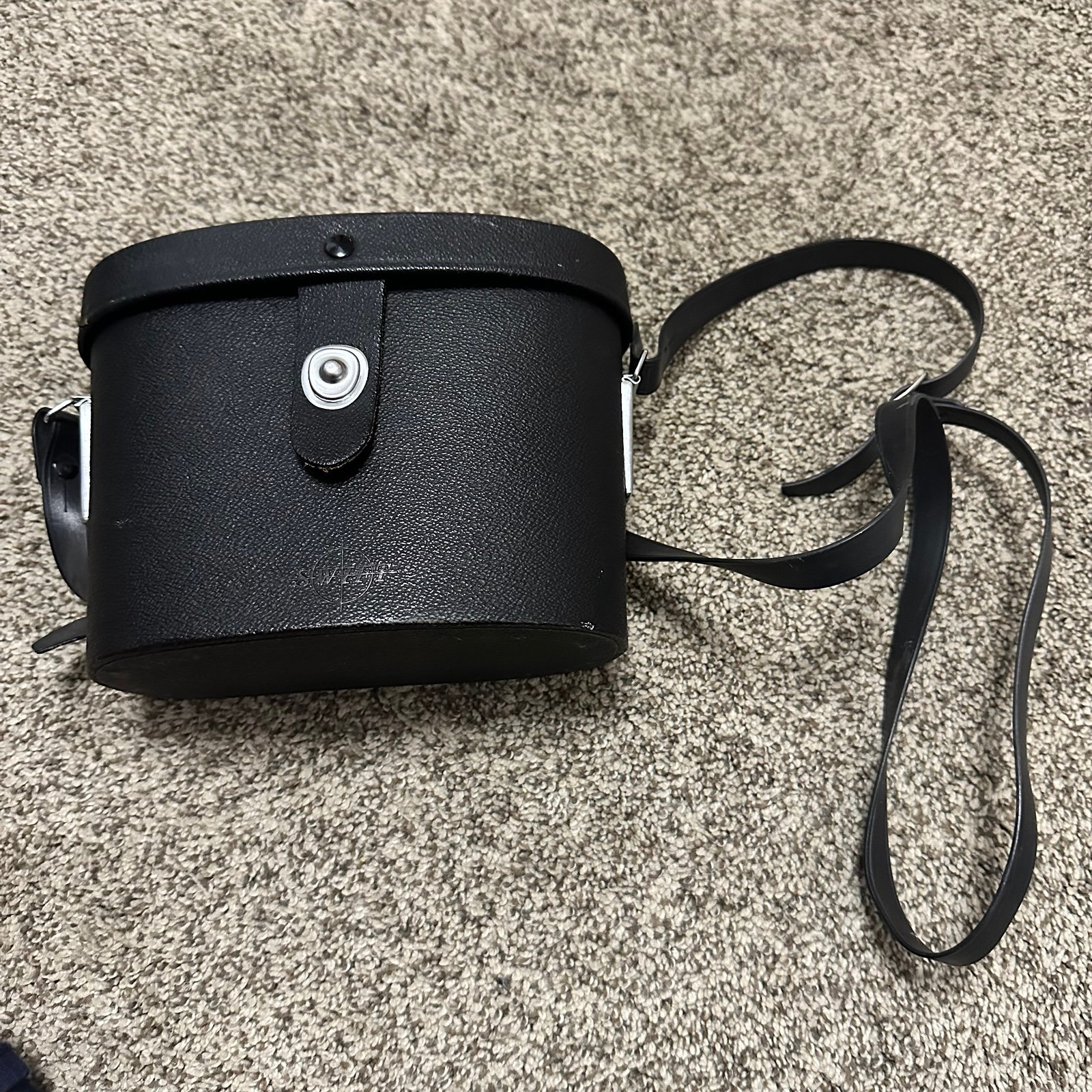 Swift Hunter Binoculars with Case Model No. 711