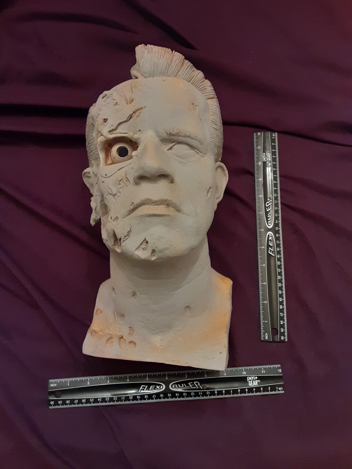 Terminator 2 bust model kit