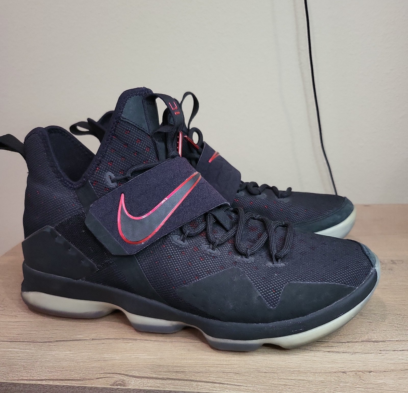 Nike zoom Lebron 14 size 12