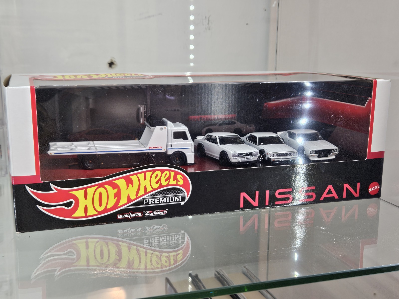 Hot Wheels Nissan Team Skyline 1/64 Premium