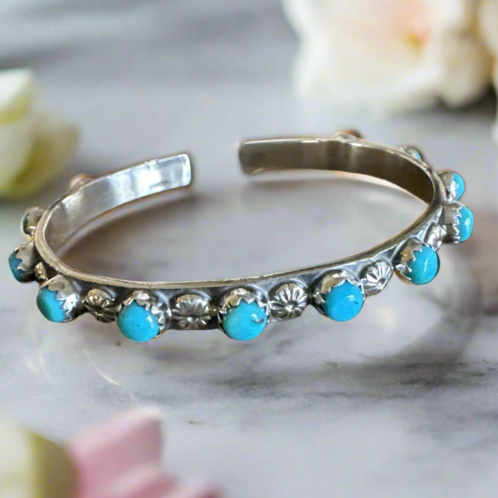 Kingman Turquoise 12 Stone Southwestern Bangle Bracelet Adjustable 6-9”