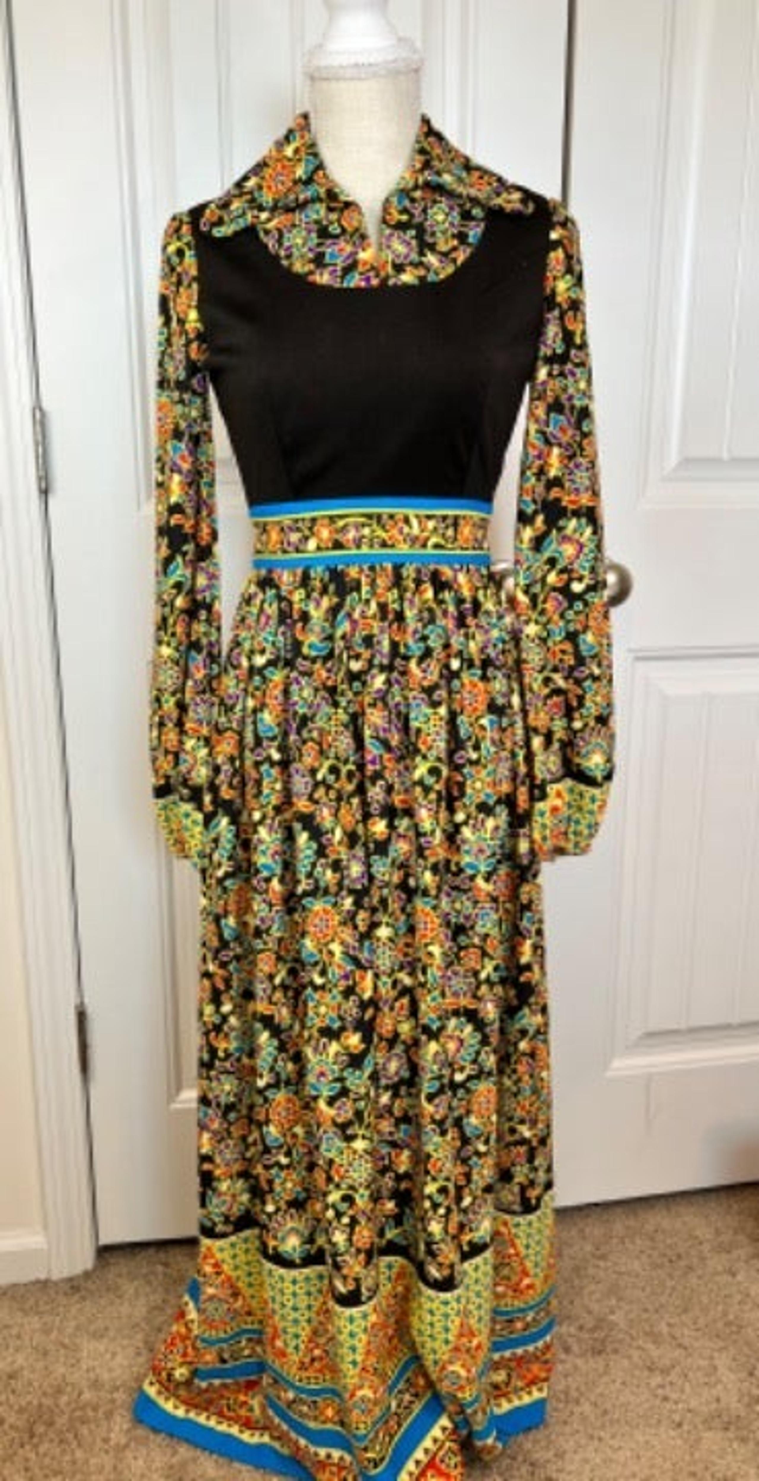 Vintage 1970's Floral Maxi Dress/Long Sleeve Flowy Boho Hippy Style/Costume