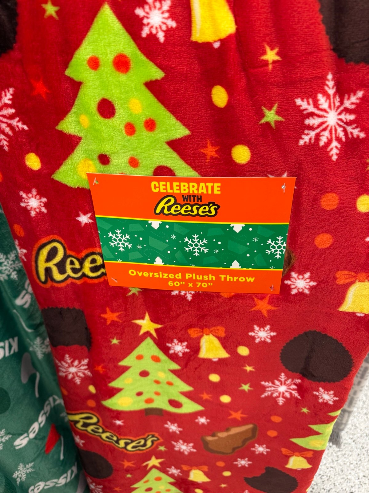Reese’s Christmas throw