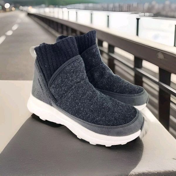 Merrell Cloud Renew Bluff Boots Women's US 7 Black Warm Felt Insulation Booties