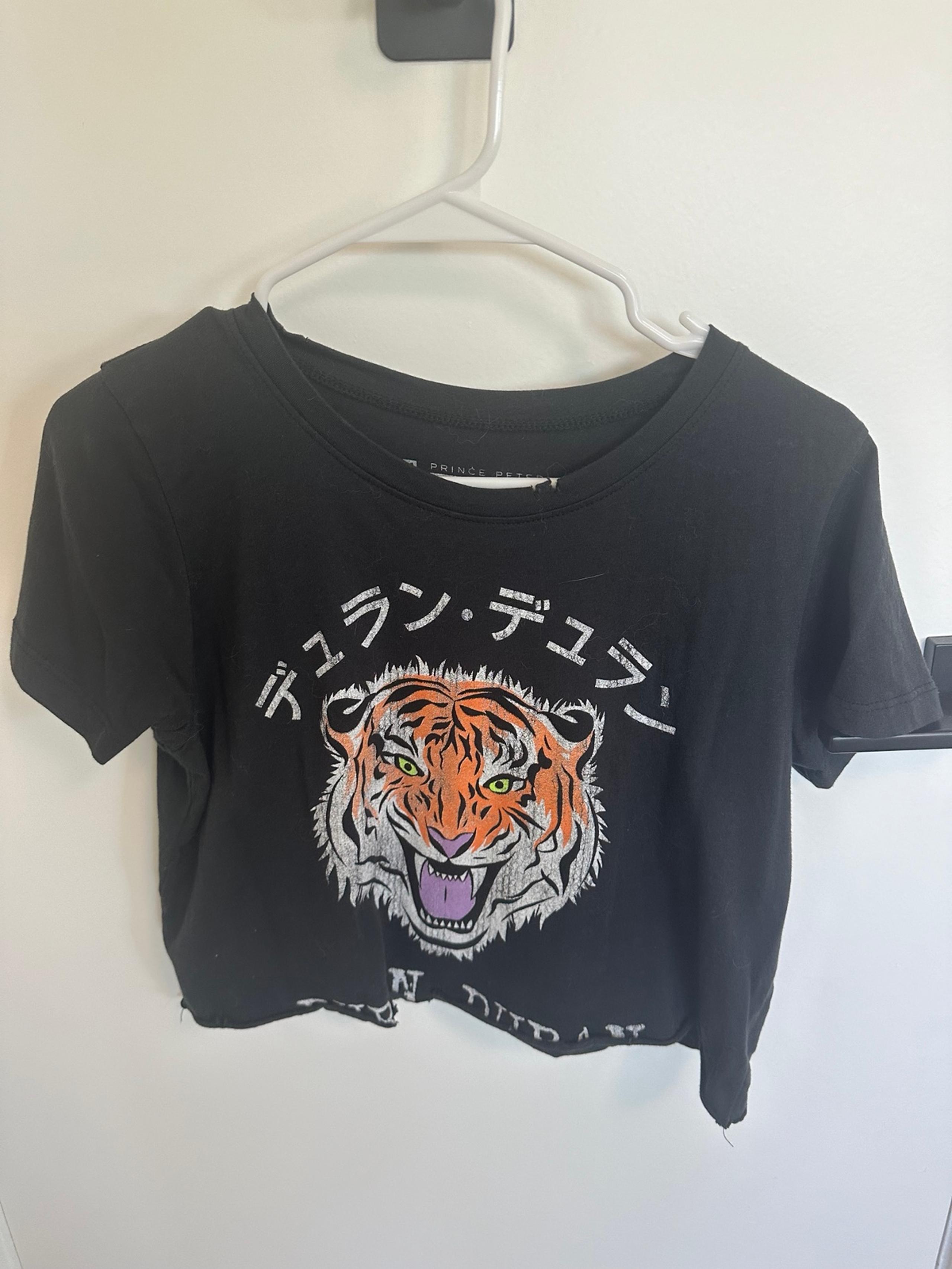 Cropped graphic T-shirt - Lulus