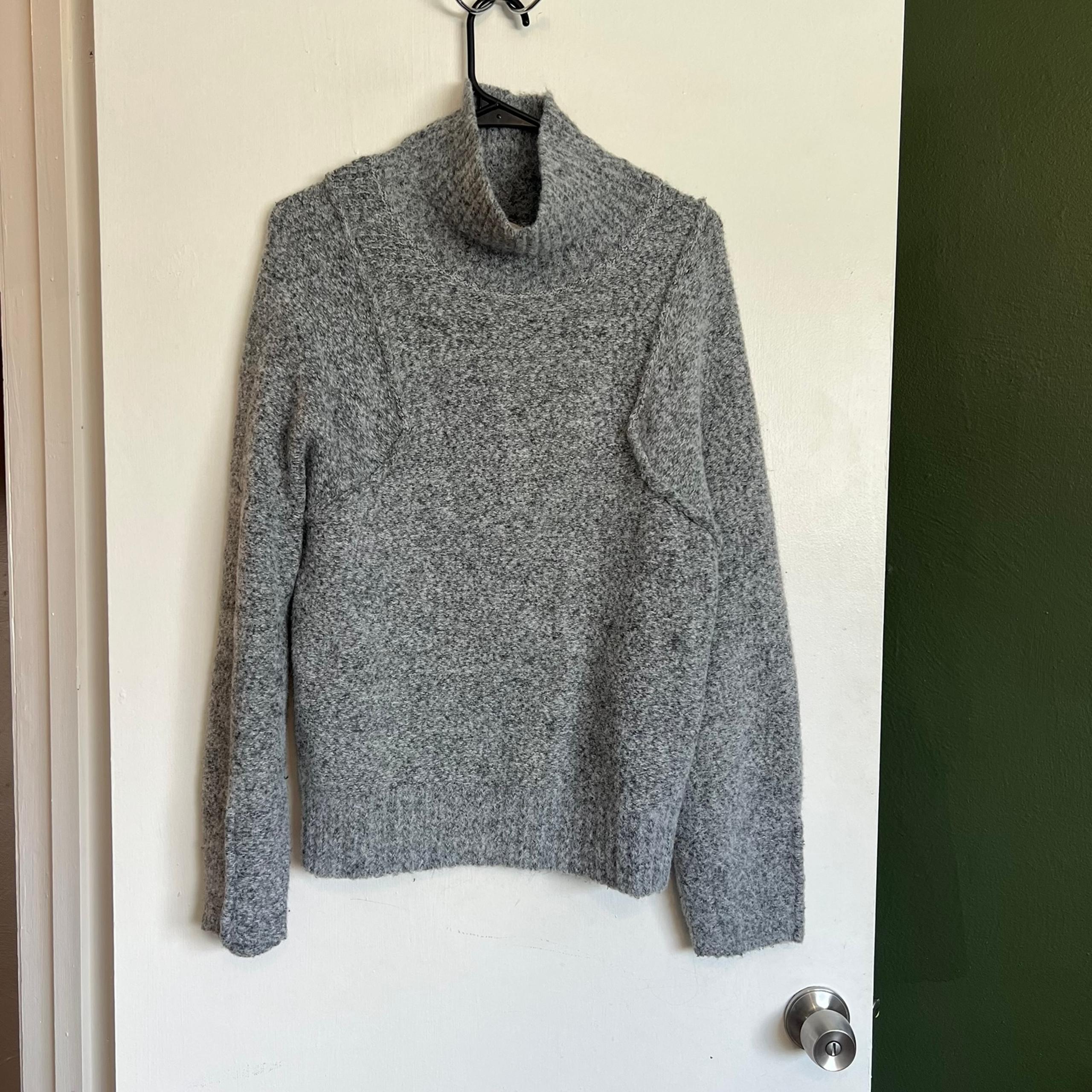 Target universal thread gray turtleneck relaxed fit sweater 
size small