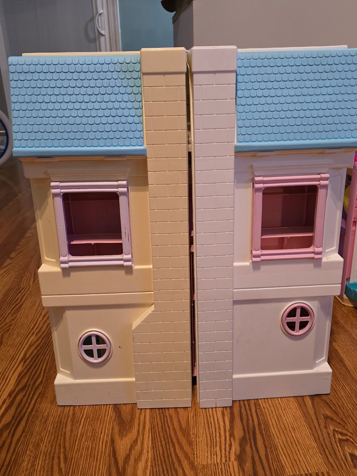 Vintage 1993 Fisher Price Loving Family Folding Dollhouse & Accessories