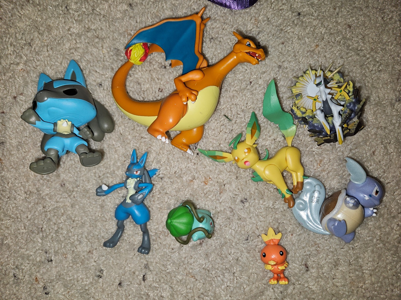 Pokemon figures lot