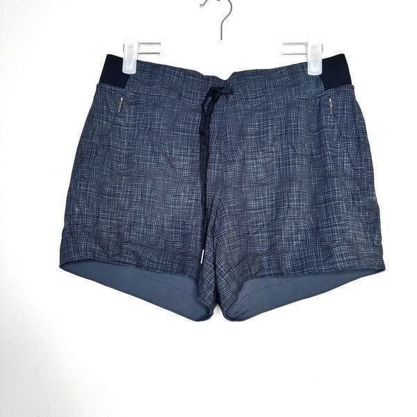 NWT Calia by Carrie Underwood Stretch Anywhere Cuffed Shorts Black Navy Small