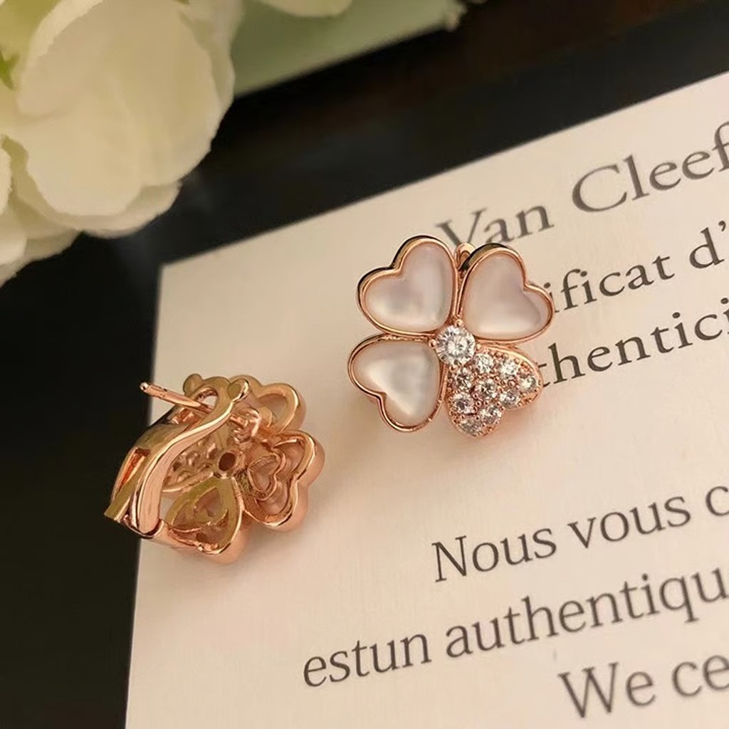 Women's Lucky Earrings Gold