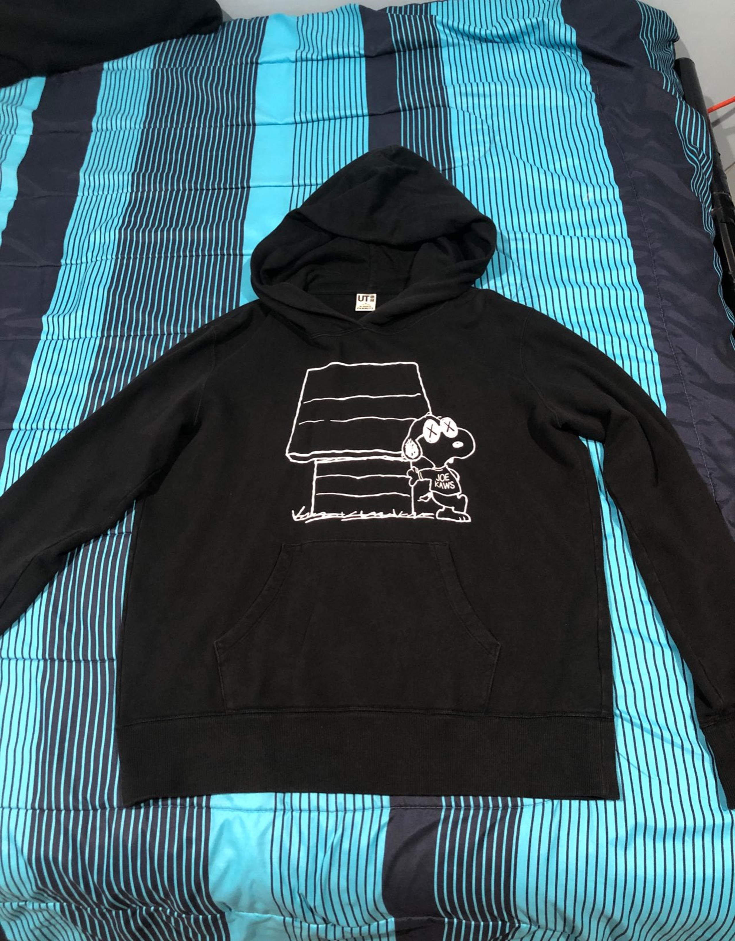 kaws uniqlo