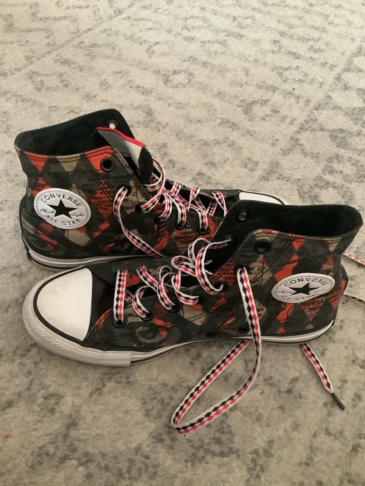 Converse Harley Quinn DC comics hight top chucks