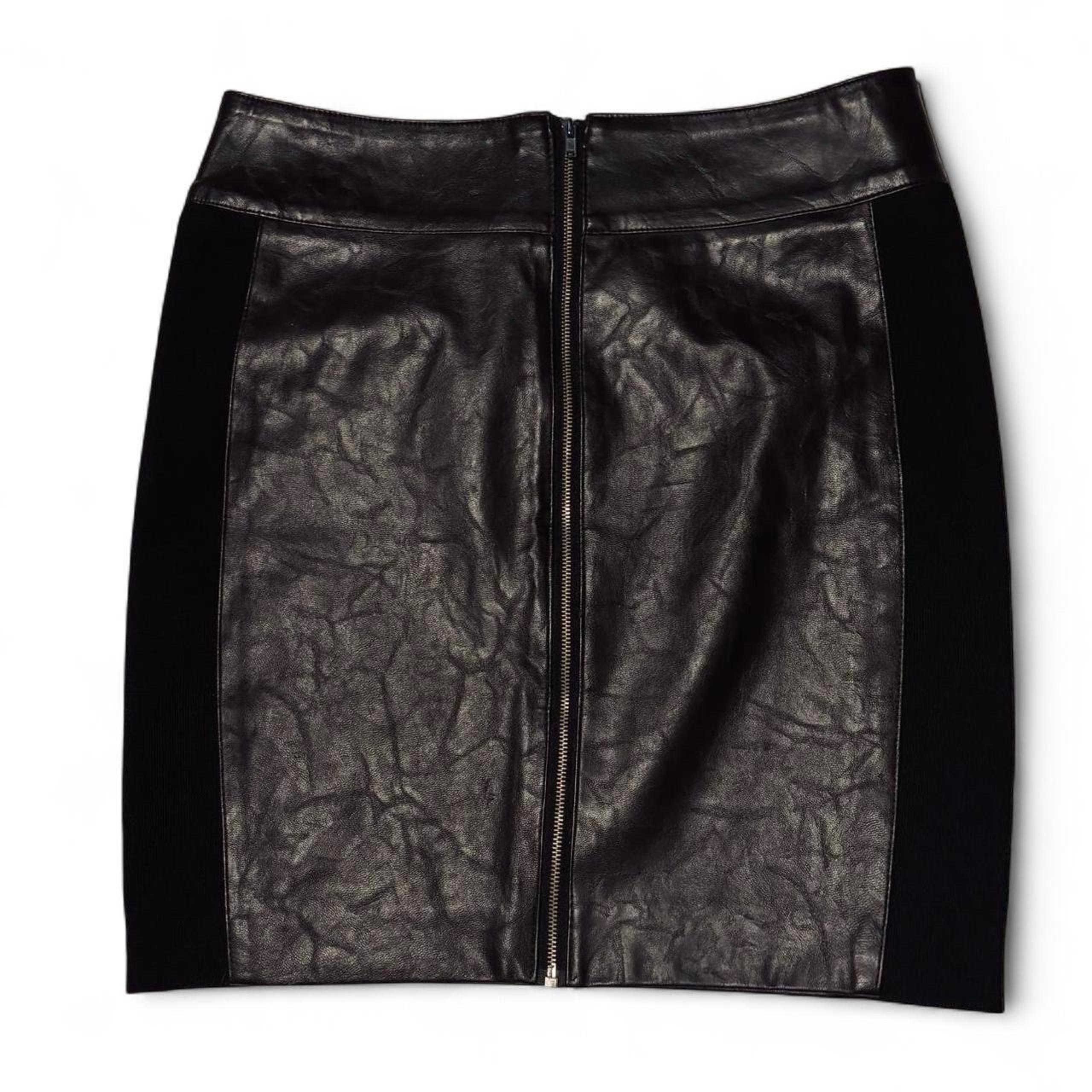 Women’s Black Faux Leather Zipper Skirt