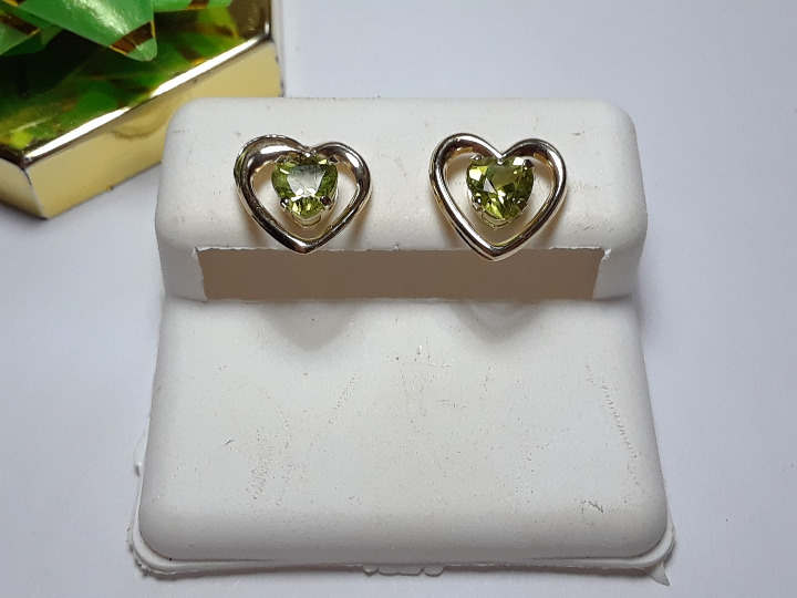 .75ctw Peridot lightWeight 10Kt Ear15109