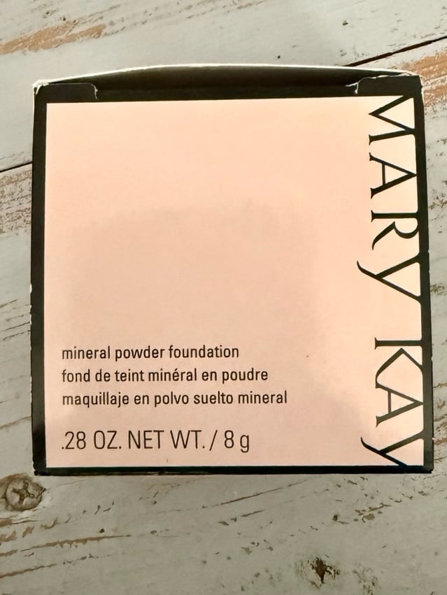 Mary Kay Mineral Loose Foundation (discontinued) BEIGE 1