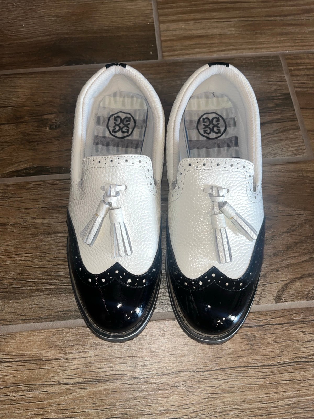 G/Fore Women's Brogue Cruiser Spikeless Golf Shoe - White/Black