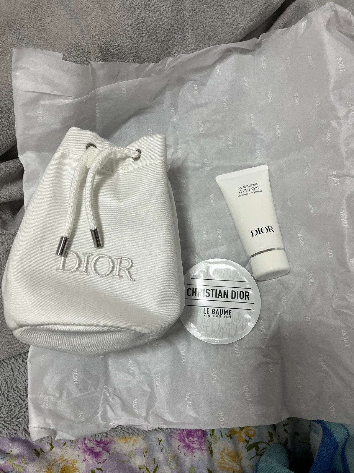 Dior white pouch / la mousse cleanser / le baume