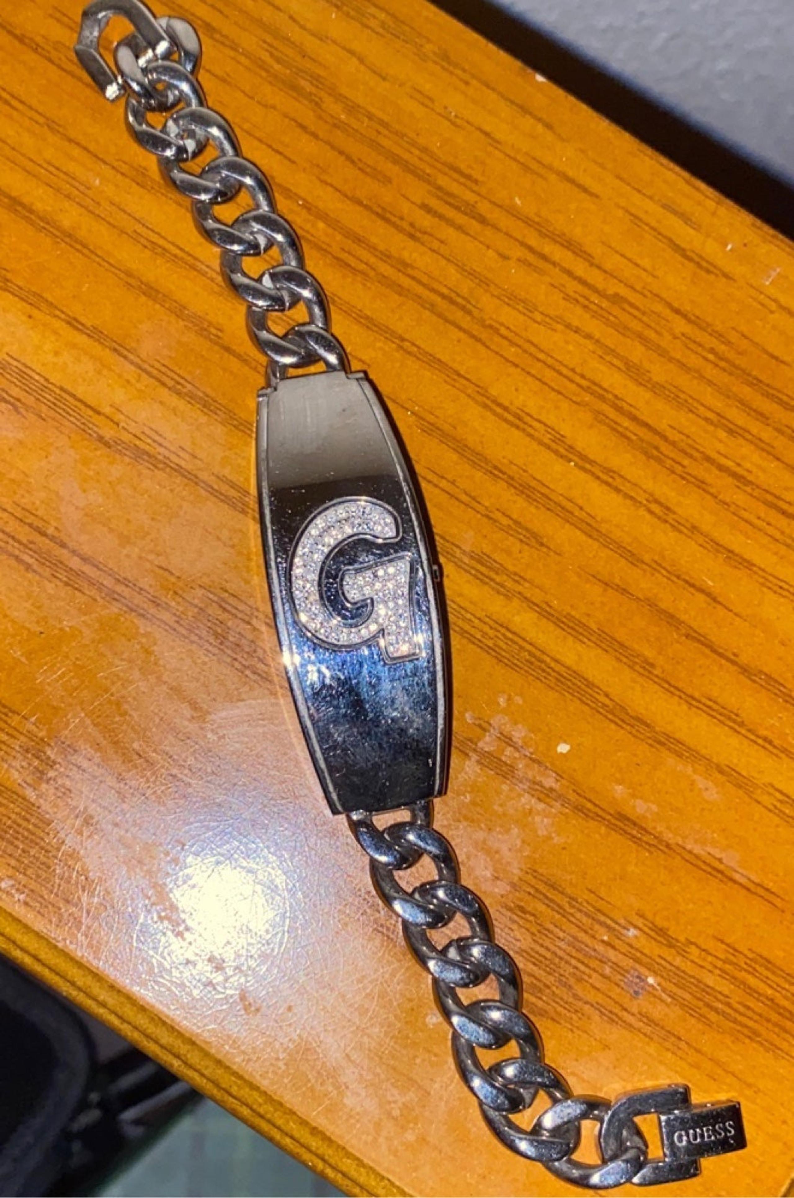 AUTHENTIC GUESS WOMENS ICONIC ID BRACELET WATCH