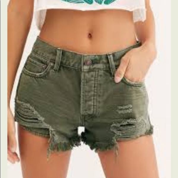 NWT Free People Loving Goods Vibrations Cutoff Sage Size 31