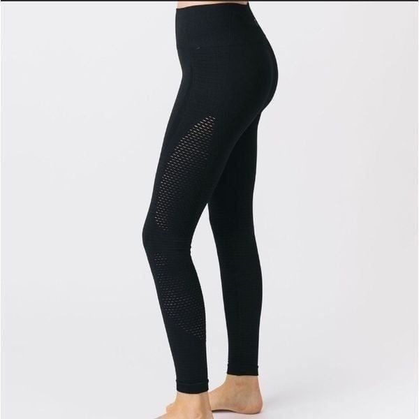 Zyia XL/XXL black cut-away athletic workout leggings