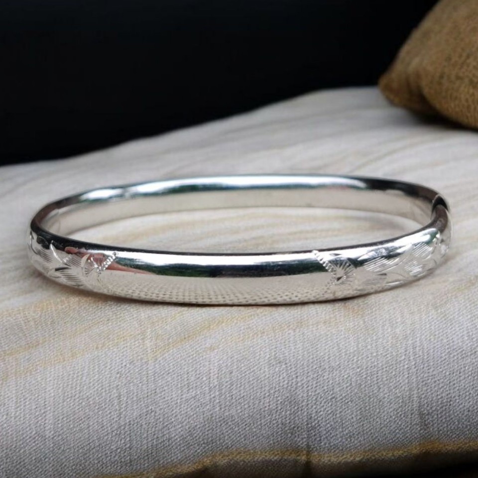 Antique Sterling Hayward hinged bracelet