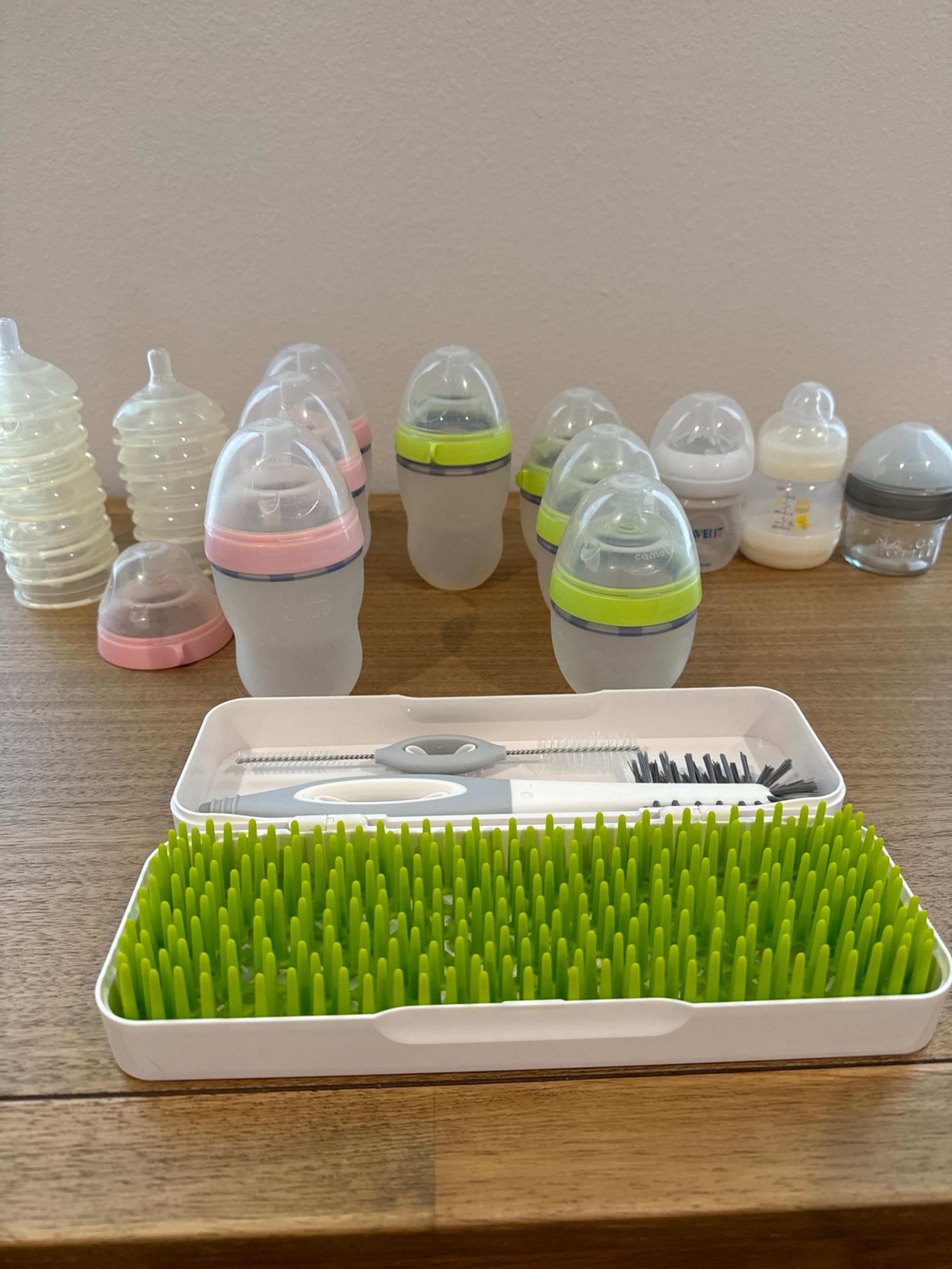 7 Comotomo Bottles & Lots of Extras!