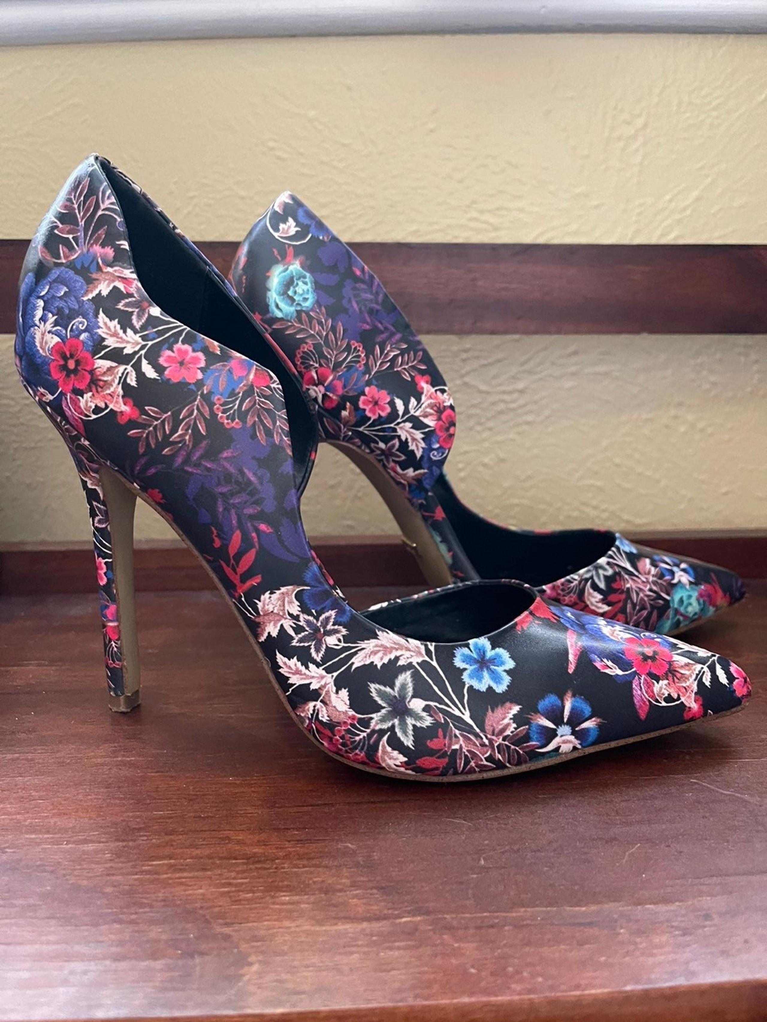 Bebe floral pumps
