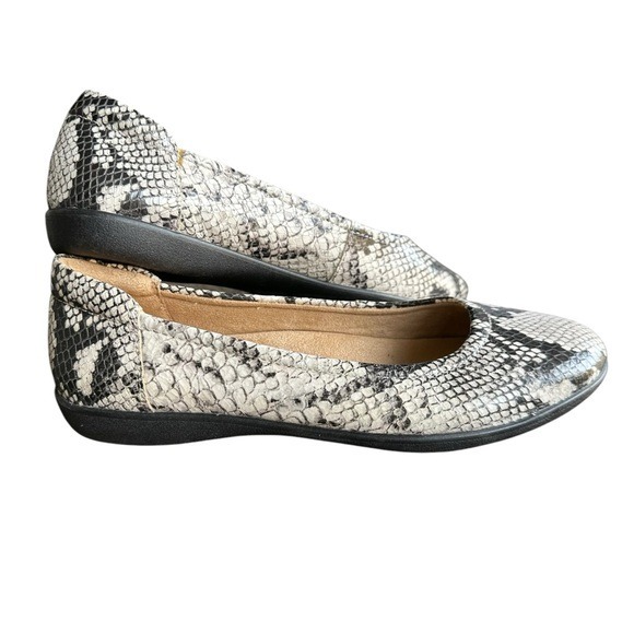 Naturalizer Ballet Flat Shoes Flexy Snake Print Leather Round Toe Preppy Sz 7.5