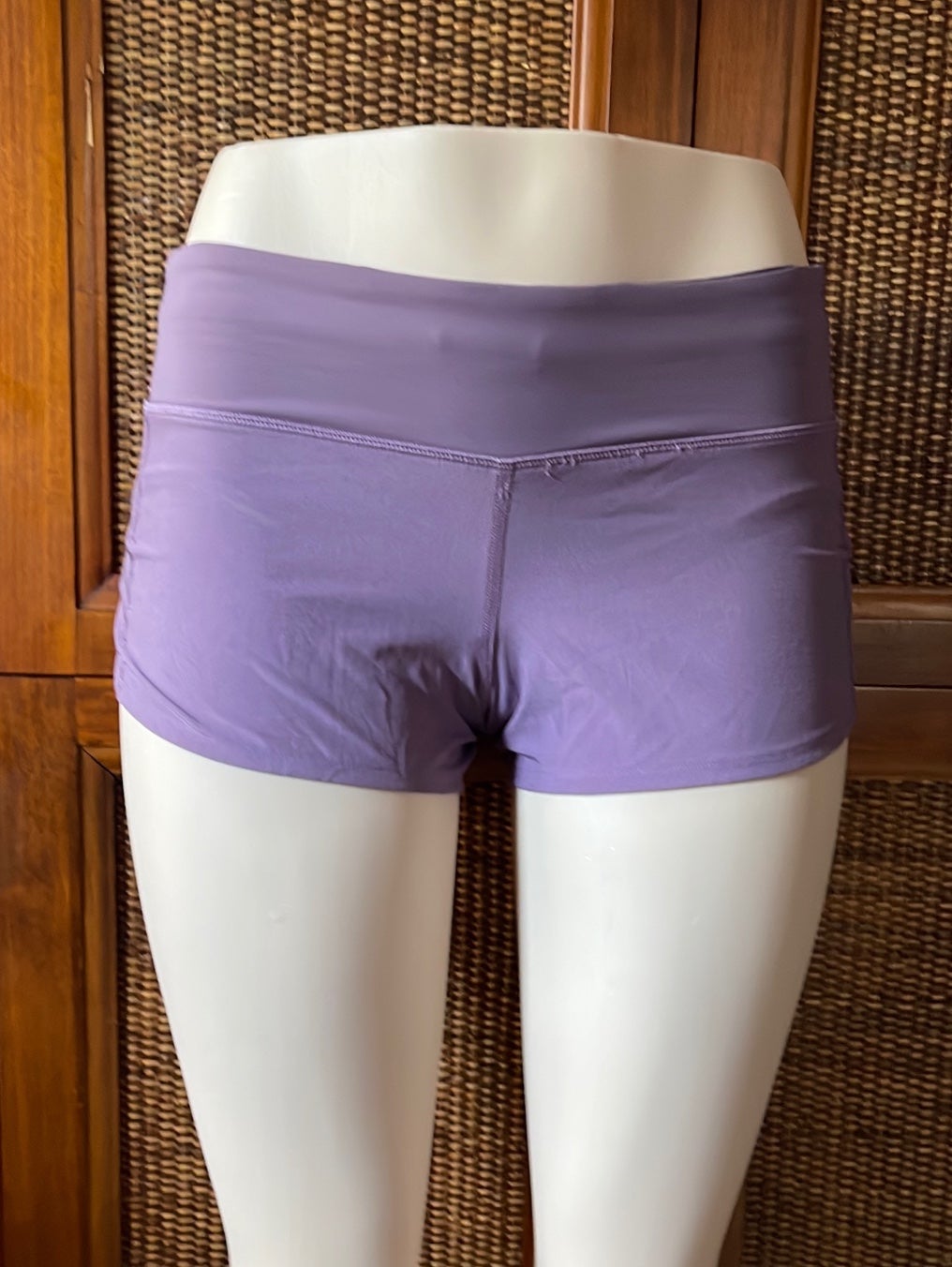 Lululemon short size 4